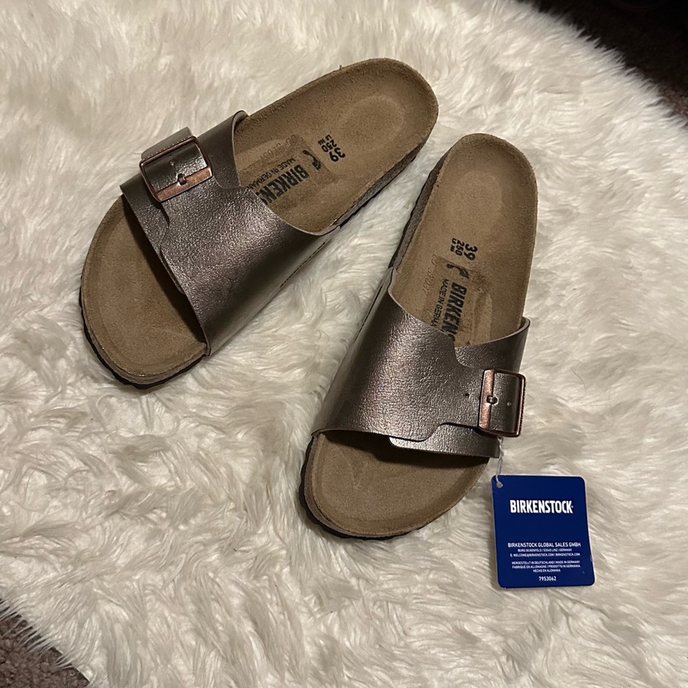 ✨ NWT BIRKENSTOCK METALLIC BRONZE SANDALS! ✨